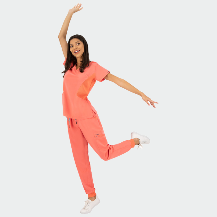 JUSTINA ženska medicinska bluza – Koral - Image 3